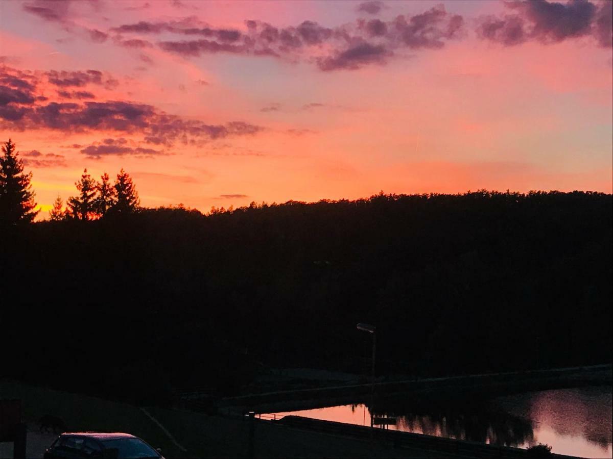 Restaurace Penzion Pod Sumarnikem Tvarozna Lhota Exteriör bild